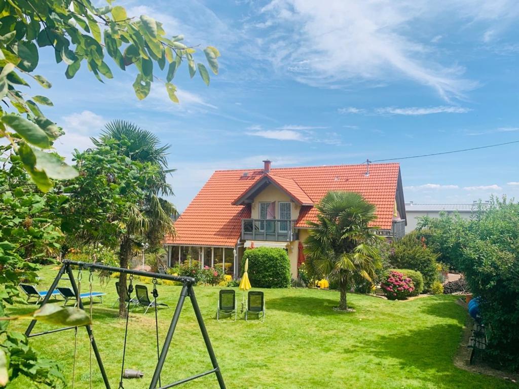 Gaestehaus Helbighof Нойштадт-ан-дер-Вайнштрасе Екстер'єр фото