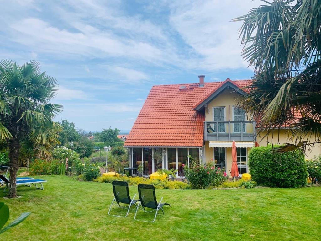 Gaestehaus Helbighof Нойштадт-ан-дер-Вайнштрасе Екстер'єр фото